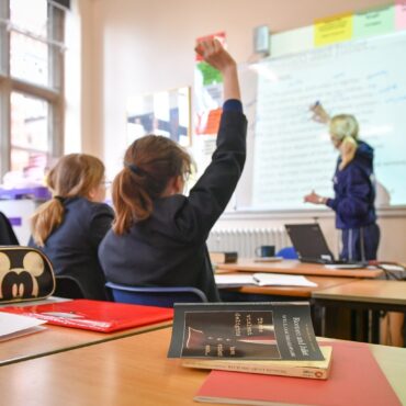 Give pupils ice lollies in science lessons so they have ‘essential’ experiences