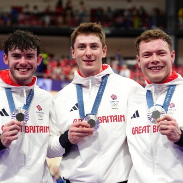 Great Britain take silver as Netherlands win team sprint in world record time