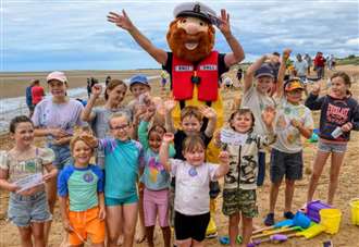 Inspiring sandy creations in beach competition