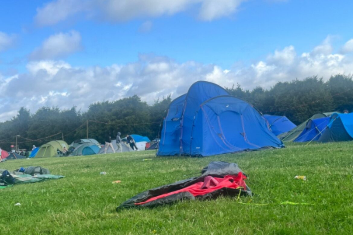 Leeds Festival shuts two stages as Storm Lilian hits