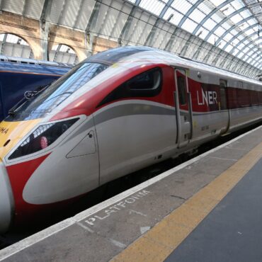 LNER drivers to stage weekend strikes claiming breakdown in industrial relations