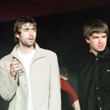 Oasis tickets go on sale for fans with early access codes