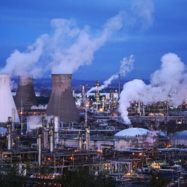 Grangemouth refinery to close, with the loss of 400 jobs.