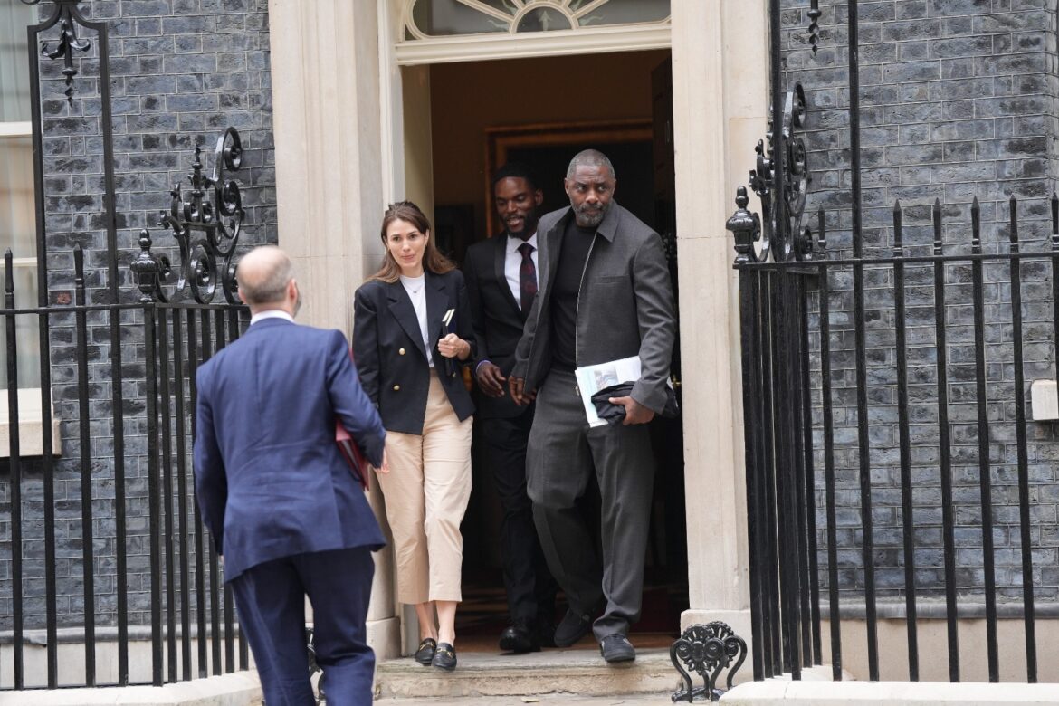 Idris Elba attends summit as PM vows to tackle availability of knives online