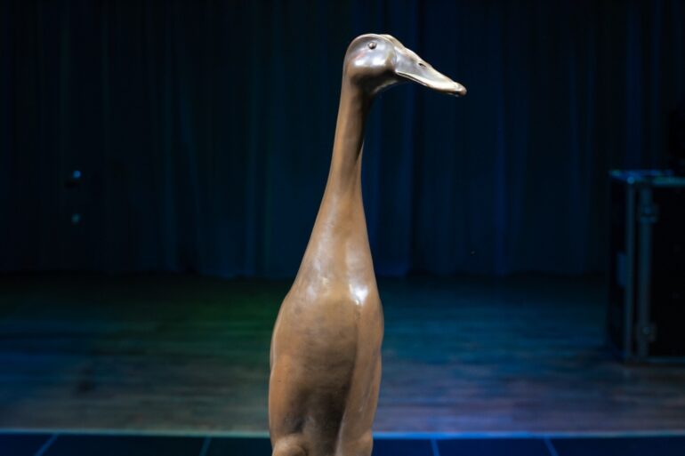 Statue unveiled for extra-tall duck who became an internet sensation