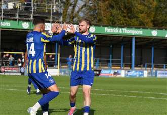 Linnets shake Quakers at Walks