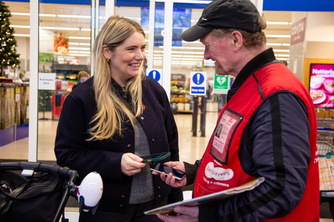 Big Issue vendors offered devices to sell magazines through contactless payment