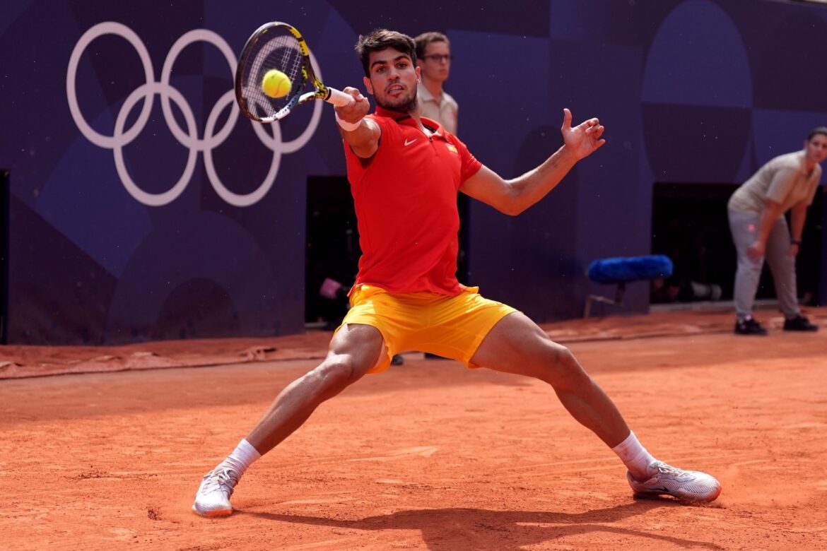 Carlos Alcaraz abandons practice session to cast doubt on ATP Finals involvement