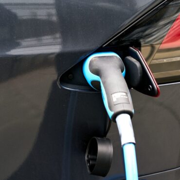 Electric vehicle targets not working as intended says Business Secretary