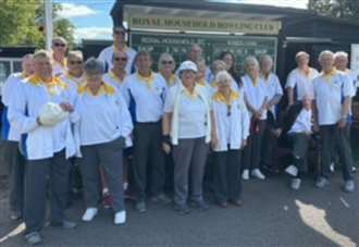 Lynn bowlers celebrate anniversary in style