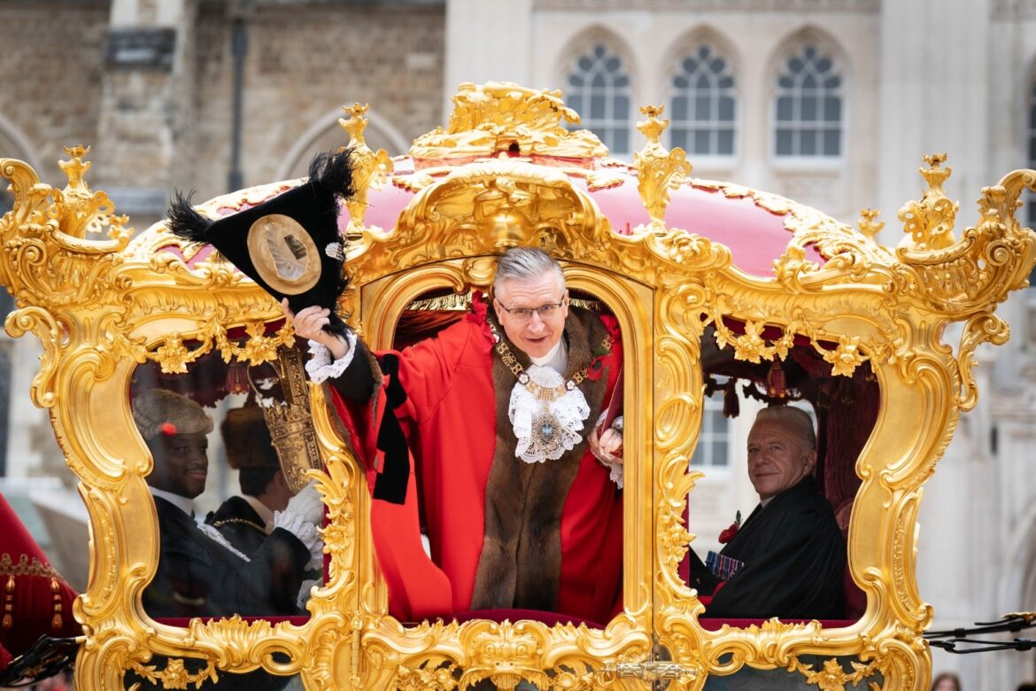 Thousands cheer on 696th Lord Mayor of London at annual show