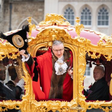 Thousands cheer on 696th Lord Mayor of London at annual show