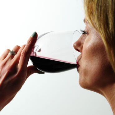 Trial to investigate if chemical in red wine can prevent bowel cancer