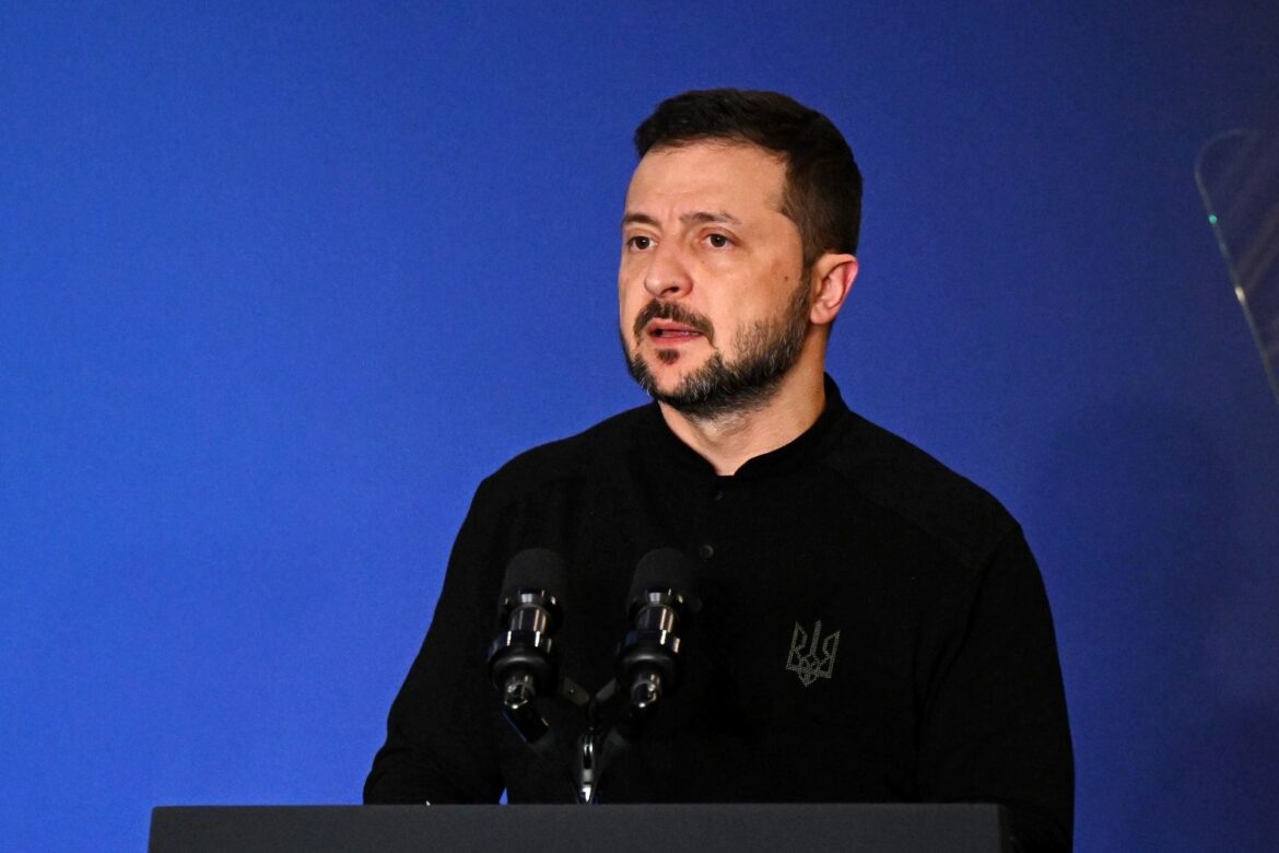 Ukrainian territory should be brought under Nato umbrella suggests Zelensky