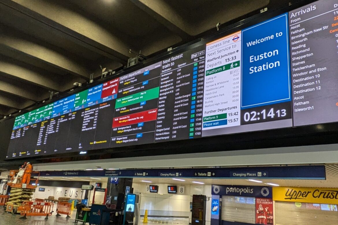 Eustons large advertising screen to be used for train information