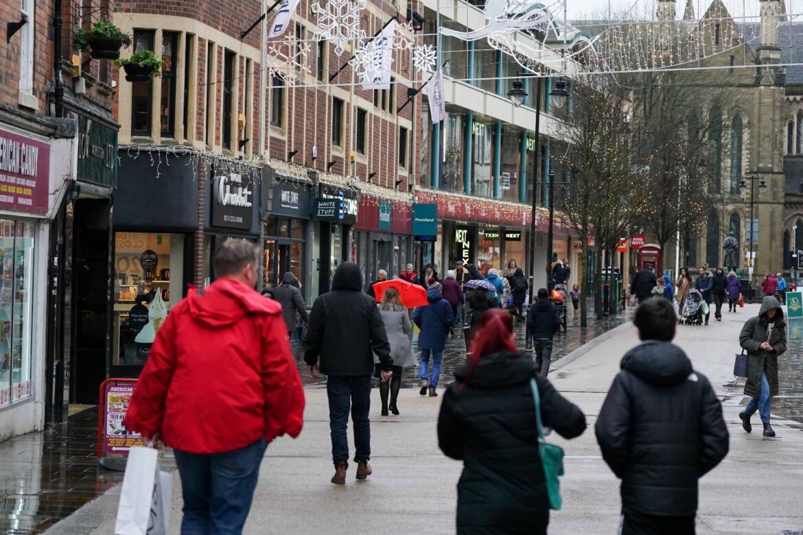 Shop staff facing Christmas crime wave with more shoplifting cases unsolved