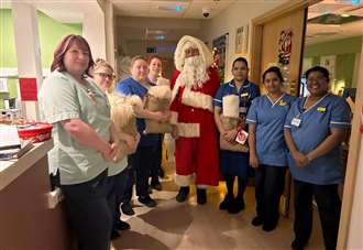 Volunteers bring Christmas magic to sick and premature babies at hospital