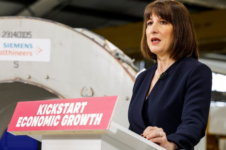 Chancellor backs Heathrow third runway as she lays out plans for growth