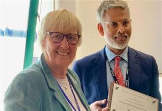 ‘I am honoured’: Hospital consultant receives award for helping future NHS doctors