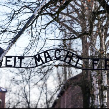 King to visit Auschwitz on Holocaust Memorial Day