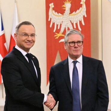 Polish PM says he wants Breturn not Brexit as Starmer visits Warsaw