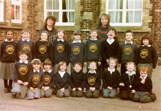 Pupils visit museum in 1996