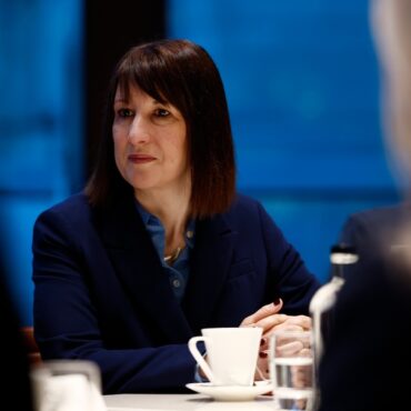 Rachel Reeves to pledge to fight for growth in economic speech