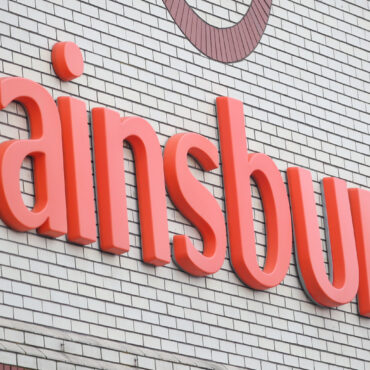 Sainsburys to axe 3000 jobs