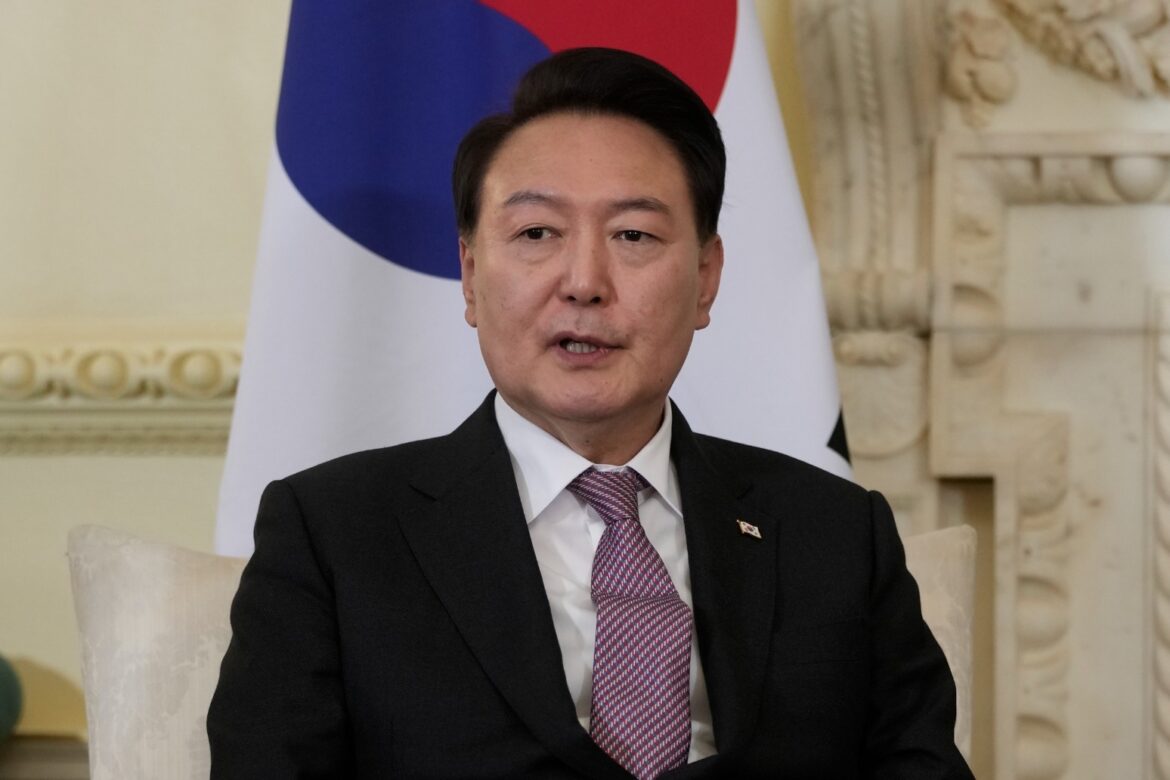 South Korean agency receives new warrant to detain impeached President Yoon