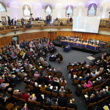 Church of England meeting at time of unprecedented crisis over abuse failings