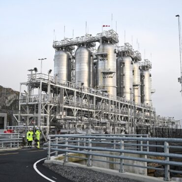 Government warned over high risk multibillion pound backing for carbon capture