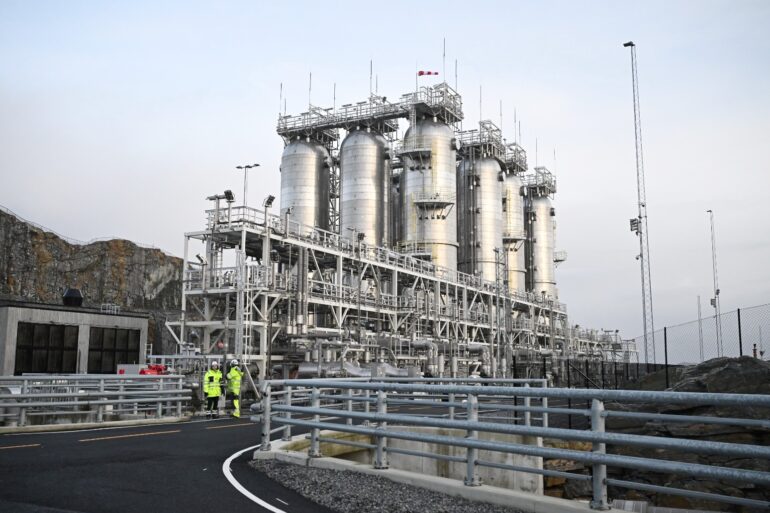 Government warned over high risk multibillion pound backing for carbon capture