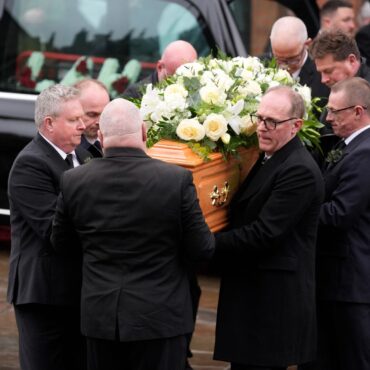 Manchester United greats gather to pay final respects at Denis Laws funeral