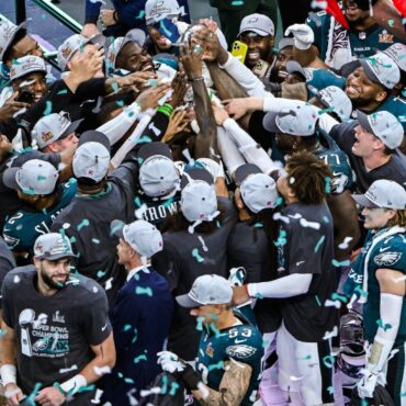 Philadelphia Eagles dominate Kansas City Chiefs to win Super Bowl