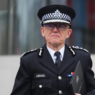 UKs biggest police force cannot sack officers by removing vetting clearance