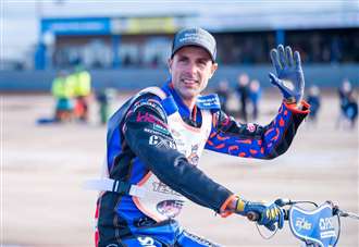 Bumper crowd flock to testimonial at Lynn