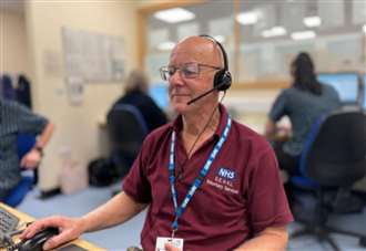 Hospital volunteers make friendly calls to patients ahead of appointments