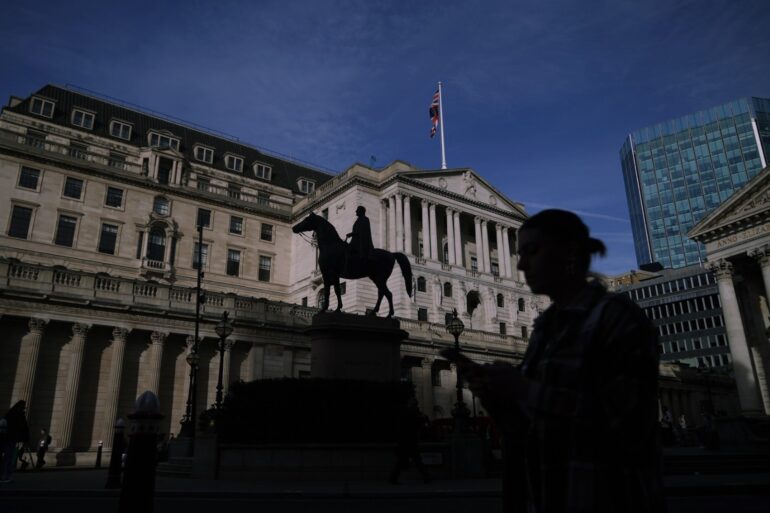 Interest rates set to stay at 45 as Bank of England faces fog of uncertainty