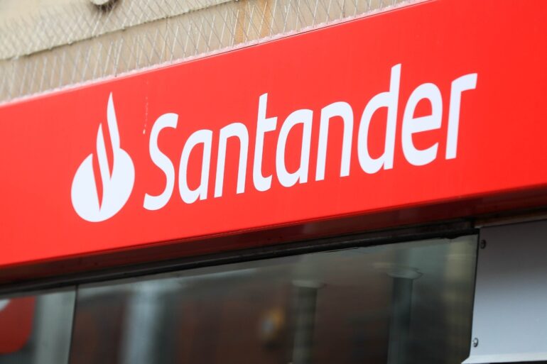 Santander closing over a fifth of branches in move putting 750 jobs at risk