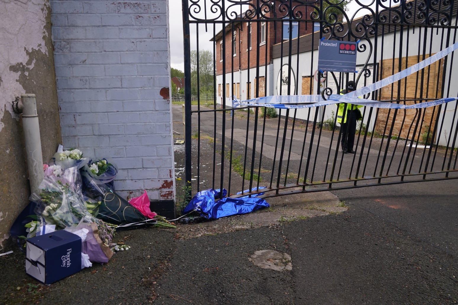 14 children arrested over boys death released on bail
