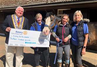 Club continues support for Magpie Centre
