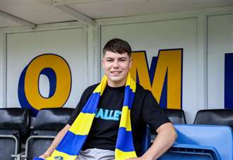 Fletcher comes home as Linnets sign young forward