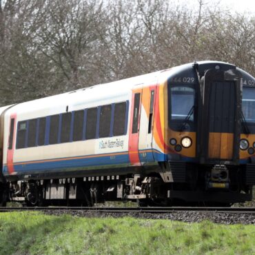 Minimum age for train drivers to be lowered to 18 amid shortage