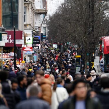 Small but positive rise in retail footfall as sunny April encourages shoppers