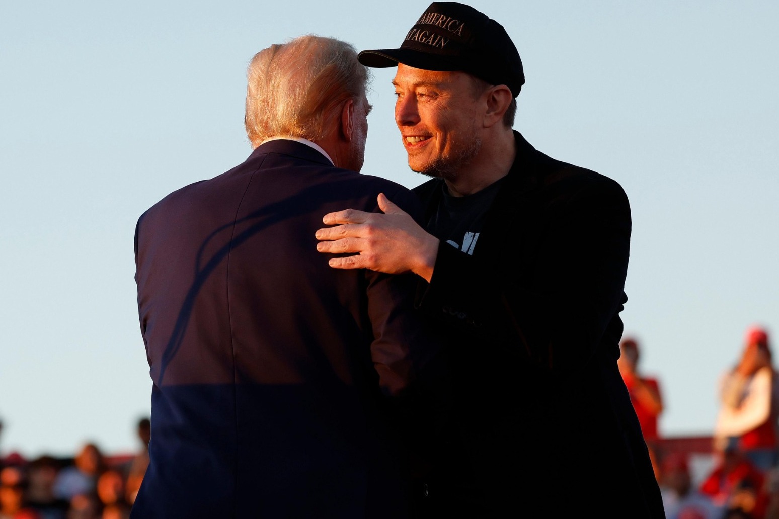 Trump gives Elon Musk an Oval Office send off