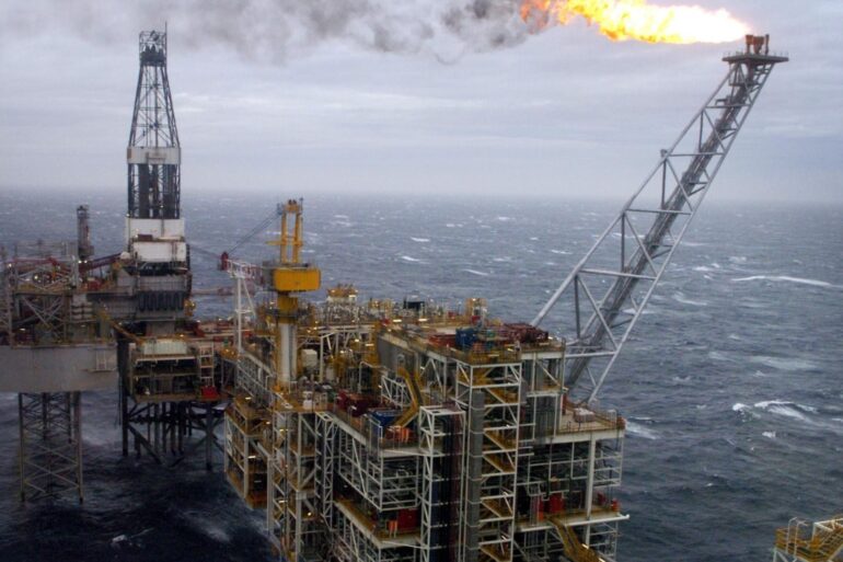Unions and green groups call for 19bn emergency funding for North Sea workers