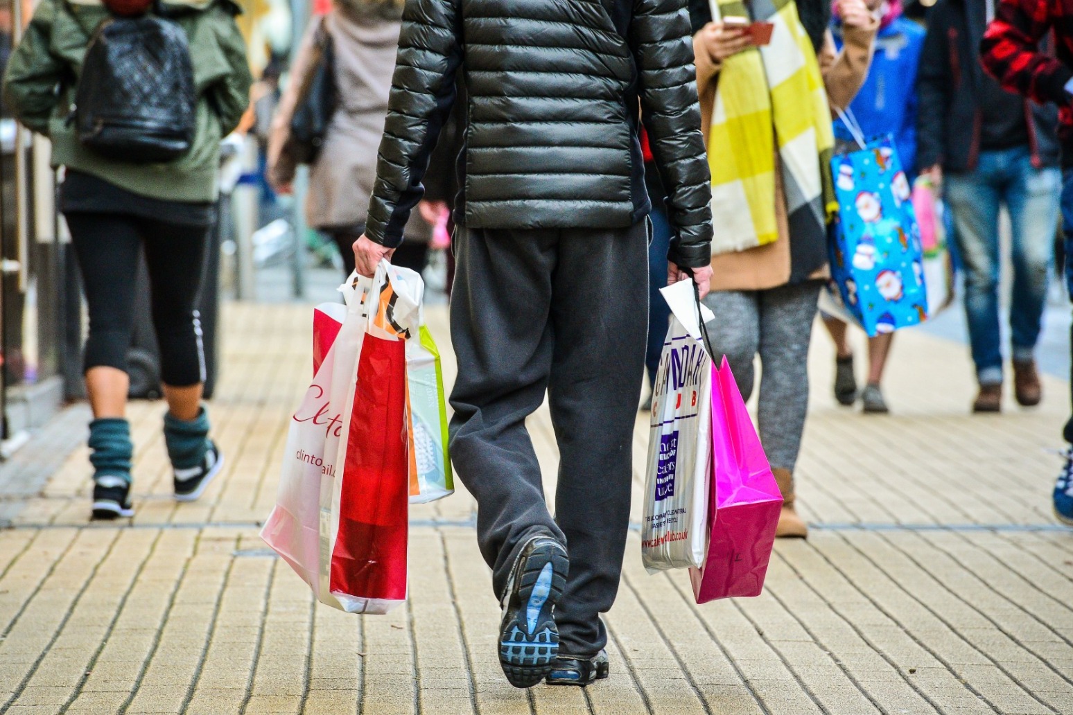 Warm weather and late Easter boost retail sales by 7
