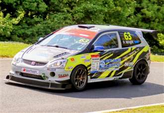 Wright lands podium place