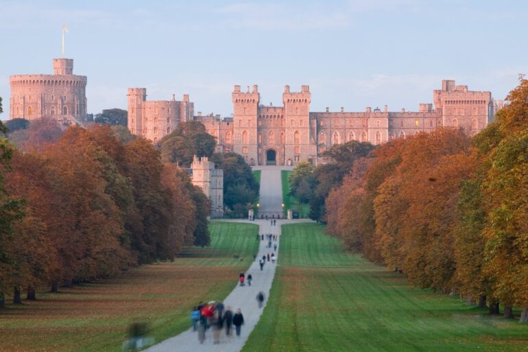 Man arrested on suspicion of breaking into Windsor Castle grounds