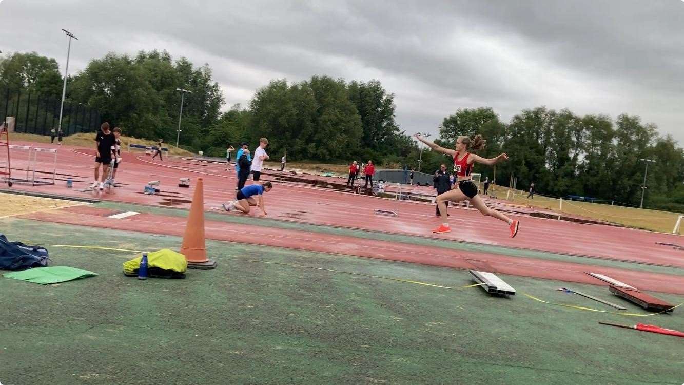 Elly Jackson jumping.